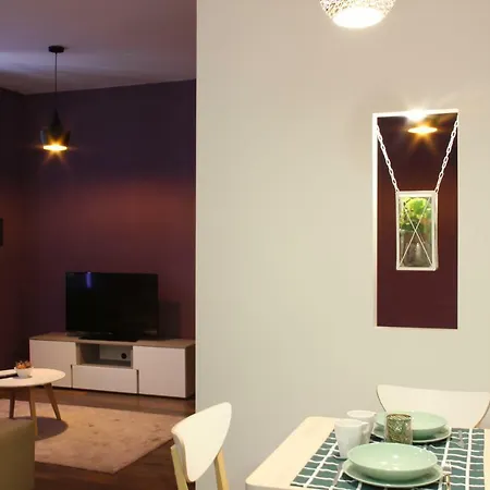 Cozy In Center Of Apartment