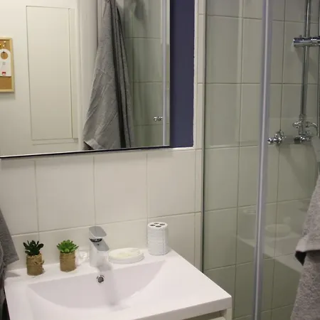 Cozy In Center Of Апартаменты *